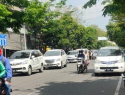 Akses Jalan Raya Pacenan Bangkalan Selalu Macet