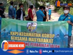 KNPI Kokop Lakukan Gerakan Tambal Sulam Jalan Sebagai Upaya Mengetuk Hati Pemerintah