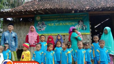 Tak Memiliki Ruang Kelas, PAUD di Karang Penang Sampang Belajar di Gubuk Reot