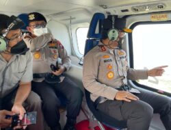 Serahkan Bansos, Kapolda Jatim Pantau Kondisi Semeru Lewat Helikopter dan Dampingi DPR RI