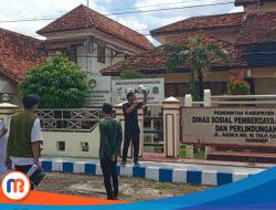 Dinilai Gagal Tangani Kemiskinan, Gempar Gruduk Kantor Dinsos P3A Sumenep