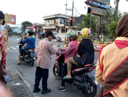 Keutamaan Memberi Makan Orang Berbuka Puasa