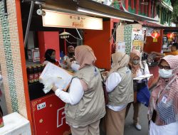 Pemkot Surabaya dan BBPOM Cek Menu Kuliner Ramadhan di Kya-Kya