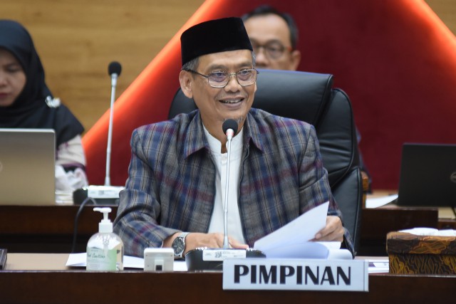 Wakil Ketua Komisi X DPR RI Abdul Fikri Faqih saat mengikuti Rapat Dengar Pendapat Umum Komisi X DPR RI dengan para perwakilan penggerak komunitas perpustakaan di Gedung Nusantara I, Senayan, Jakarta, Rabu (6/4/2023). Foto: Dep/nr (Sumber: DPR RI, 2023).
