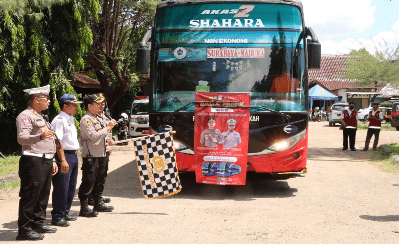 Kapolres Sumenep AKBP Edo Satya Kentriko, S.H., S.I.K., M.H., berangkatkan 2 (dua) bus balik Mudik Gratis jurusan Sumenep-Surabaya-Jakarta di Terminal Arya Wiraraja (Sumber foto: Pemkab Sumenep, 2023).