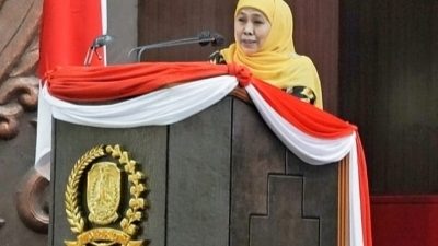 Gubernur Khofifah Berikan Jawaban atas PU Fraksi Terkait LKPj 2022