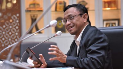 Anggota Komisi IX DPR RI Rahmad Handoyo dalam Rapat Dengar Pendapat Komisi IX bersama Direktur Utama dan Dewan Pengawas BPJS di Gedung DPR RI, Senayan, Jakarta, Selasa (4/4/2023). Foto: Mu/Man (Sumber foto: Parlementaria, 2023).