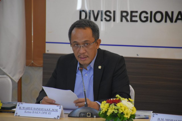 Ketua BAKN DPR RI Wahyu Sanjaya saat memimpin pertemuan di Kantor PT KAI di Palembang, Sumatera Selatan, Rabu (12/4/2023). Foto: Agung/nr (Sumber: DPR-RI, 2023).