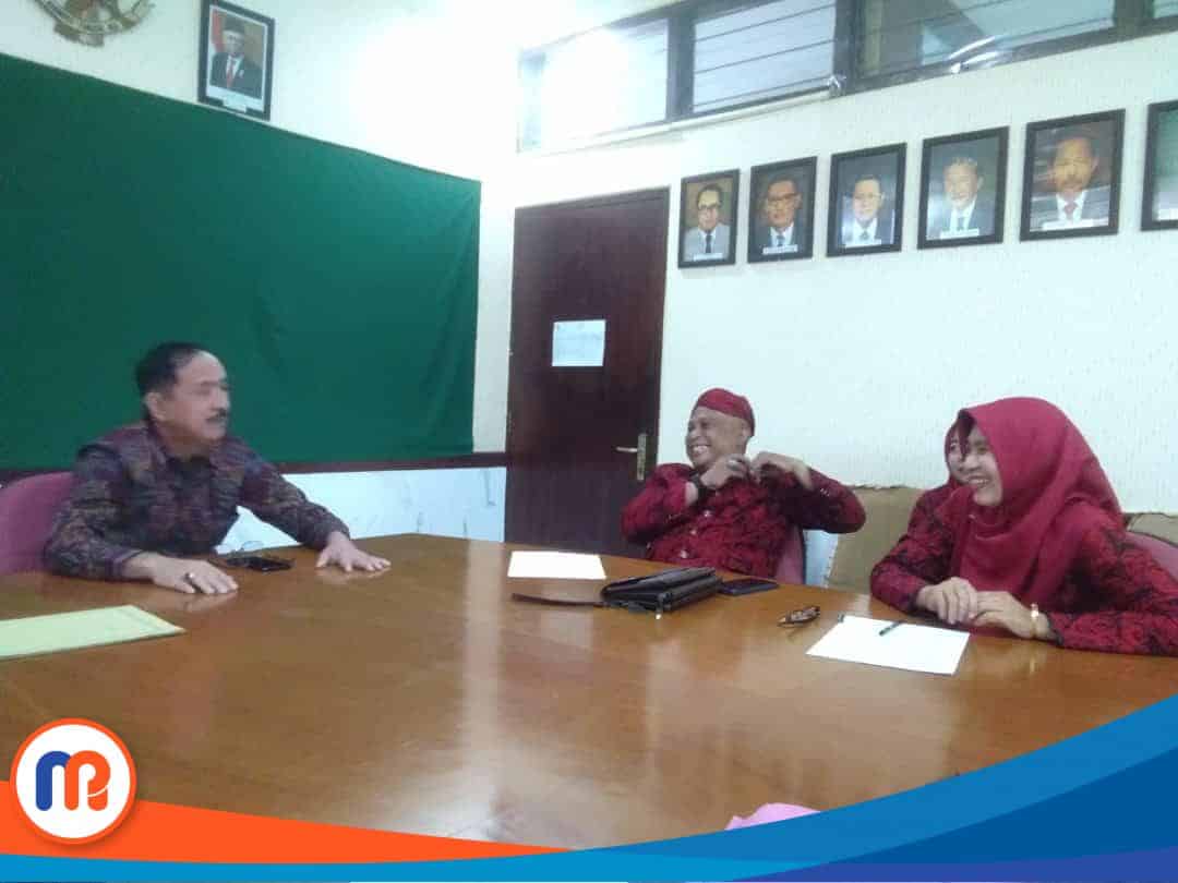 Kepala Dinas Kebudayaan, Kepemudaan, Olahraga dan Pariwisata (Kadisbudporapar) Sumenep, Moh. Iksan lakukan komunikasi dengan Kepala Dinas Pariwisata (Kadispar) Provinsi Bali, Putu Astawa pada Senin (19/06/2023) (Sumber Foto: Istimewa, 2023).