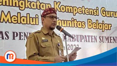 Kepala Dinas Pendidikan Kabupaten Sumenep, Agus Dwi Saputra, S.Sos., M.Si saat memberikan sambutan pada Workshop Peningkatan Kompetensi Guru Melalui Komunitas Belajar (Sumber Foto: Istimewa, 2023). 