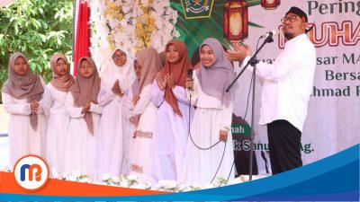 Bupati Sumenep, Achmad Fauzi Wongsojudo saat menghadiri Pengajian Umum dalam rangka Maulid Nabi Muhammad s.a.w., di Madrasah Aliyah Negeri (MAN) Sumenep pada Kamis (12/10/2023) (Sumber Foto: Istimewa, 2023). 