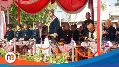 Bupati Sumenep Achmad Fauzi Wongsojudo saat menghadiri Upacara Hari Jadi Sumenep (HJS) ke-754 Sumenep di Lapangan Adirasa Kecamatan Kalianget pada Selasa (31/10/2023) (Sumber Foto: Istimewa, 2023). 