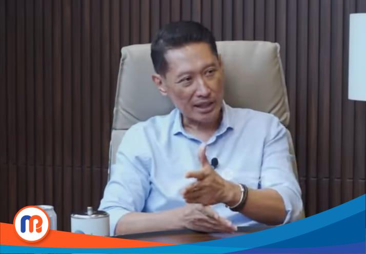 Foto tangkapan layar Bossman Mardigu saat diwawancarai oleh Abraham Samad di kanal YouTube Abraham Samad Speak Up dengan tema “Bocoran Intelijen: Konspirasi 3 Negara Asing Mengatur Pilpres 2024”, Minggu (26/11/2023).