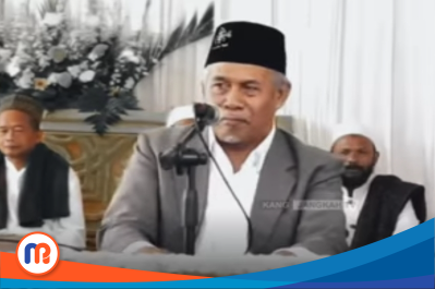 Tangkapan layar foto K.H. Marzuqi Mustamar, mantan Ketua Umum PWNU Jawa Timur, dalam pengajian agama yang diunggah akun YouTube Kang Jangkah TV, pada Selasa (2/1/2024) (Dok. Madurapers, 2024).