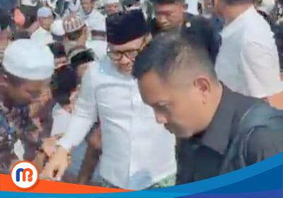 Cak Imin saat berada di tengah massa kampanye akbar Lapangan Garuda, Pelegaan, Pamekasan, Madura