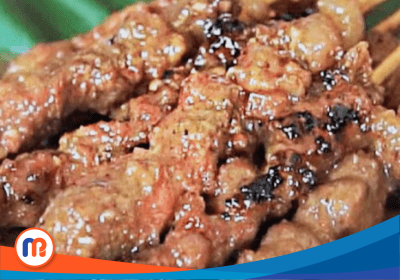 Sate Lalat (istilah Madura: Sate Lala’) Pamekasan, Madura, ukuran mini atau mungil yang geli-geli sedap