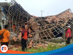 Akibat Angin Kencang, Rumah Warga di Sampang Ambruk