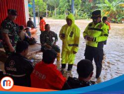 Sejumlah Kecamatan di Bangkalan Tergenang Banjir, Wakapolres Gercap Evakuasi Warga