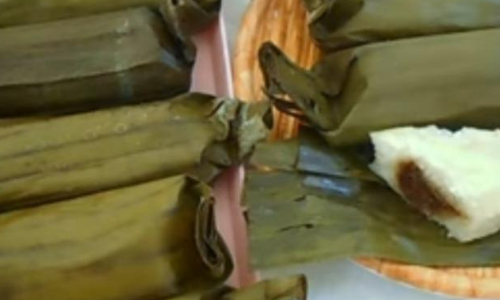 Lemper, camilan tradisional, adalah panganan yang sagat lezat yang mudah dibuat di rumah