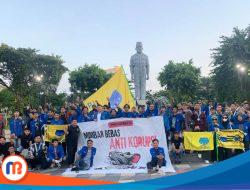 Geduduk Kantor Gubernur Jatim, PMII Surabaya Gaungkan Mosi Tidak Percaya KPK