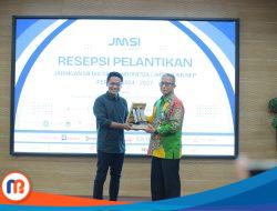 Dirut BPRS Bhakti Sumekar Raih JMSI Award 2024 atas Dedikasi Literasi Keuangan