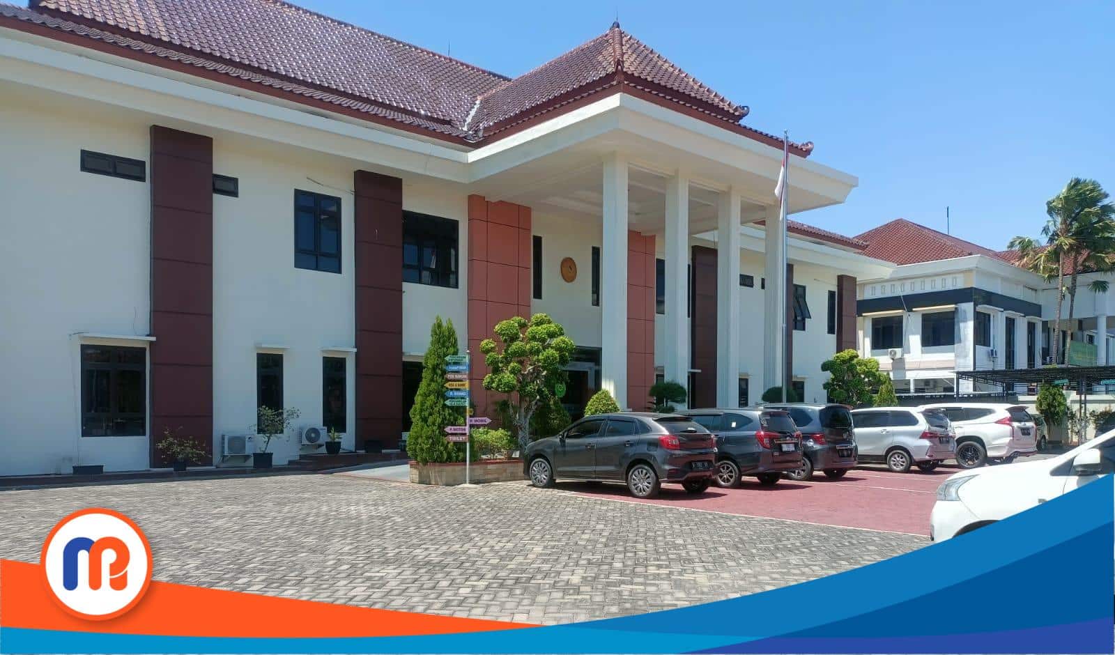 Kantor pengadilan agama (PA) Kabupaten Sampang yang terletak di Jl. Jaksa Agung Suprapto No. 86, Rw. I, Gn. Sekar, Sampang, Madura, Jawa Timur