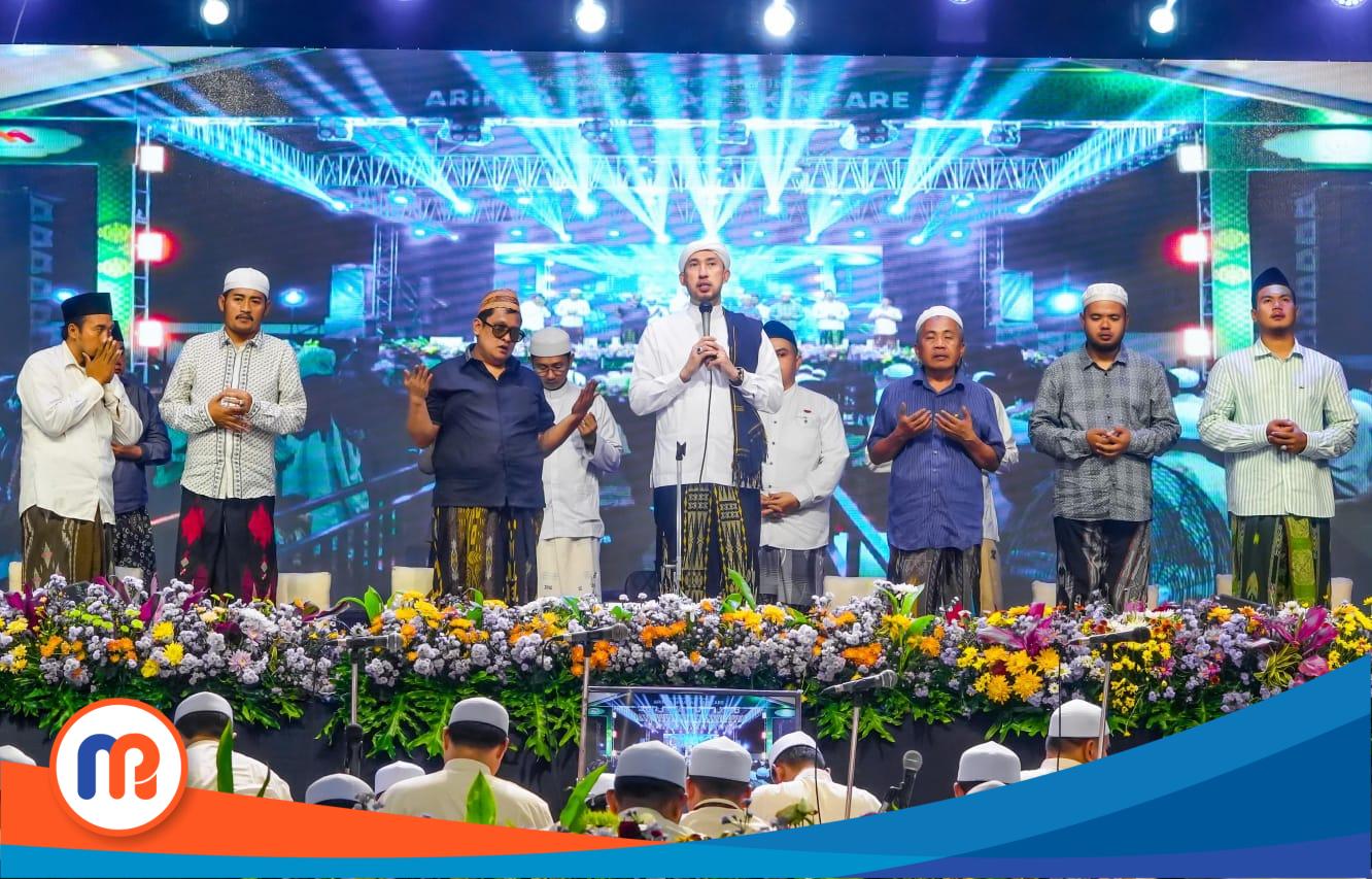 Potret kegiatan Arinna Makmur Sentosa Bersalawat, di gudang PT Arinna Makmur Sentosa, Dusun Jatean, Desa Ganding, Kecamatan Ganding, Kabupaten Sumenep pada Rabu (25/12/2024)