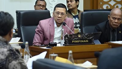 Wakil Ketua Baleg DPR RI, Ahmad Doli Kurnia dalam rapat pleno pengesahan jadwal acara rapat Baleg di Gedung Nusantara I, Senayan, Jakarta, pada Selasa (21/1/2025)