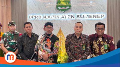 Bupati Kabupaten Sumenep, Madura, Jawa Timur, Achmad Fauzi Wongsojudo dalam acara peresmian gedung baru DPRD Sumenep