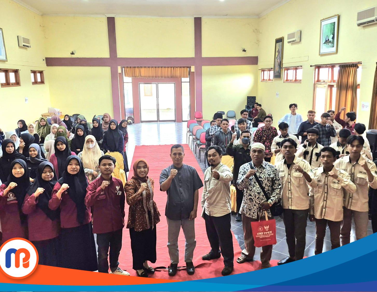 Kegiatan Bedah Buku Himpunan Mahasiswa Prodi (HMP) Pendidikan Pancasila dan Kewarganegaraan (PPKn) STKIP PGRI Sumenep bersama Forum Ulama Perempuan Madura (FPUM) pada Kamis (30/01/2025)