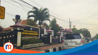 Kantor Dinas Perdagangan (Disdag) Kabupaten Bangkalan, Jawa Timur, yang terletak di Jl. Soekarno Hatta No. 15, Kecamatan Bangkalan, Kabupaten Bangkalan, Jawa Timur