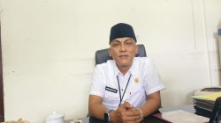 Asisten Perekonomian dan Pembangunan Sekretariat Daerah (Setda) Pemerintah Daerah Kabupaten Bangkalan, Dr. Bambang Budi Mustika, M.Pd., usai diwawancarai oleh Medurapres di tempat kerjanya pada Rabu (22/01/2025)