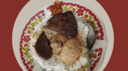 Nasi Petis adalah hidangan lezat yang kaya akan cita rasa berasal dari Kabupaten Bangkalan, Madura, Jawa Timur