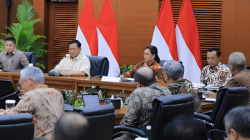 Presiden Prabowo Subianto, yang didampingi Menteri Keuangan, Sri Mulyani, saat menghadiri agenda penutupan Kas APBN Tahun Anggaran 2024 di Kantor Kementerian Keuangan