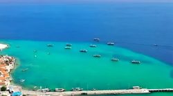 Pulau Mandangin, Kecamatan Sampang, Kabupaten Sampang, adalah salah satu destinasi wisata alam yang sangat eksotis di Kabupaten Sampang, Madura, Jawa Timur