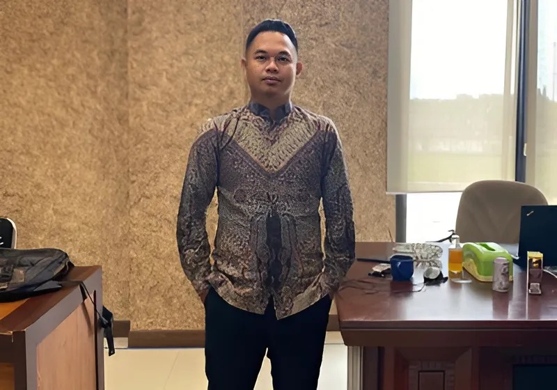 Wahyudi, Pakar Linguistik alumni UNS, adalah dosen di UNIBA Madura