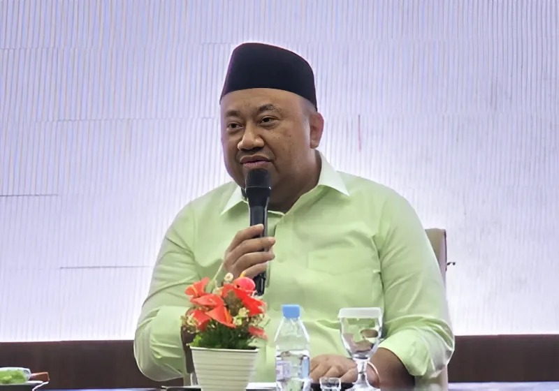 Wakil Ketua Komisi X DPR RI, Lalu Hadrian Irfani, saat Kunjungan Kerja Spesifik Komisi X ke Universitas Negersi Sebelas Maret (UNS) di Surakarta, Jawa Tengah, Kamis (20/02/2025)