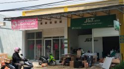 Kantor J&T Cargo wilayah Kecamatan Pragaan, Bluto, dan Saronggi, yang beralamat di Jl. Raya Pamekasan - Sumenep, Lembenah, Sentol Laok, Kecamatan Pragaan, Kabupaten Sumenep