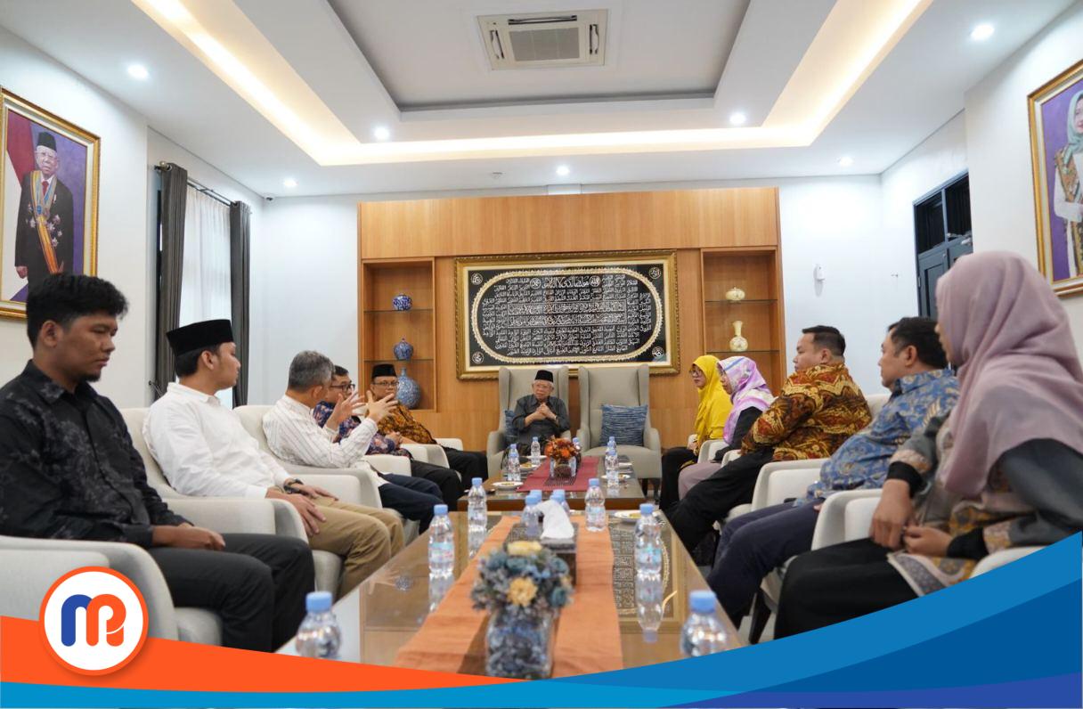 CSED Institute for Development of Economics & Finance (INDEF) bersilaturahmi ke K.H. Ma’ruf. Silaturahmi ini berlangsung di kediaman K.H. Ma’ruf Amin, mantan Wakil Presiden Republik Indonesia ke-13 sekaligus tokoh dan pegiat ekonomi syariah