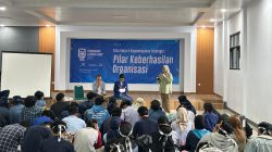 Wakil Rektor Bidang Akademik dan Kemahasiswaan Universitas Paramadina Dr. Fatchiah E. Kertamuda memaparkan materi kepemimpinan pada Paramadina Leaders Camp (PLC)