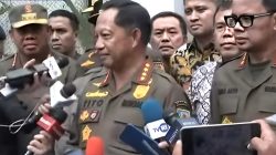 Tangkapan layar Menteri Dalam Negeri (Mendagri), Tito Karnavian, bersama Wakil Menteri Dalam Negeri (Wamendagri), Bima Ary, saat diwawancarai media di kegiatan retret di Magelang, Sabtu (22/02/2025)