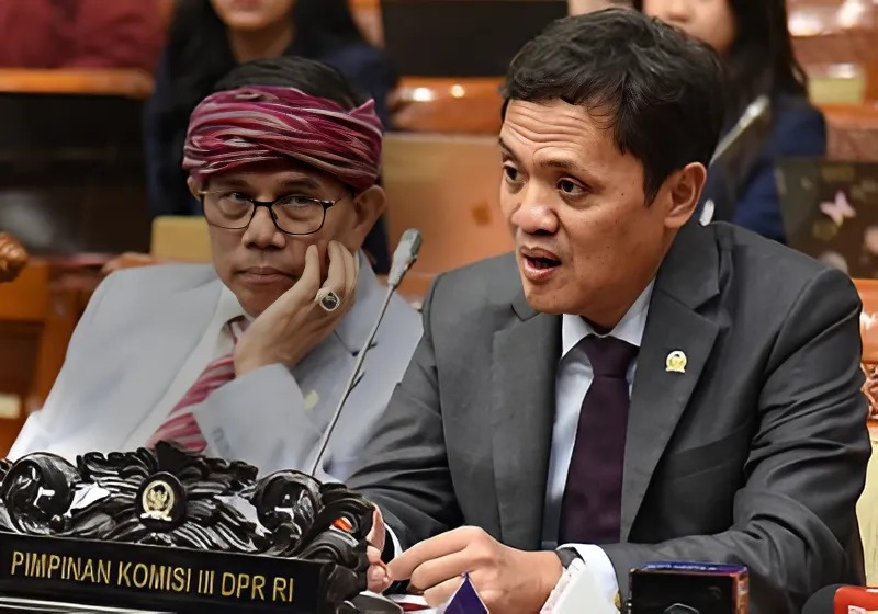Ketua Komisi III DPR RI, Habiburokhman, dalam konferensi pers Komisi III, di Gedung Nusantara II, Senayan, Jakarta, Kamis (20/3/2025)