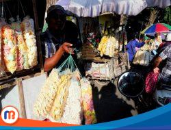 Mulai Bermunculan, Pedagang Kerupuk di Pamekasan Manfaatkan Momen Ramadhan