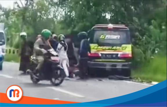 Tampak situasi di Tempat Kejadian Perkara (TKP) kecelakaan maut di jalur bypass Ringroad, Jalan Halim Perdana Kusuma, Desa Langkap, Kecamatan Burneh, Kabupaten Bangkalan