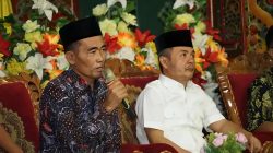 Musawwir (pegang mikropon), anggota DPRD bersama dengan Wakil Bupati Kabupaten Bangkalan dalam acara Forum Konsultasi Publik dalam rangka pembahasan Ranwal RPJMD Kabupaten Bangkalan tahun 2025-2029, di Gedung Merdeka, Bangkalan, Rabu (12/03/2025)