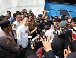 Pemkot Surabaya Tuntaskan Penahanan Ijazah dan Segel Gudang tak Berizin