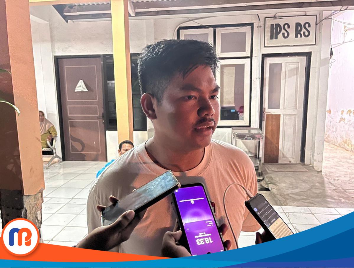 Ach. Zainul Hasan Arobi, keluarga korban saat diwawancarai jurnalis media ini