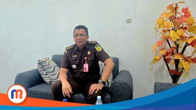 Kepala Seksi Pidana Umum (Kasi Pidum) Kejaksaan Negeri (Kejari) Bangkalan usai diwawancarai di ruang kerjanya