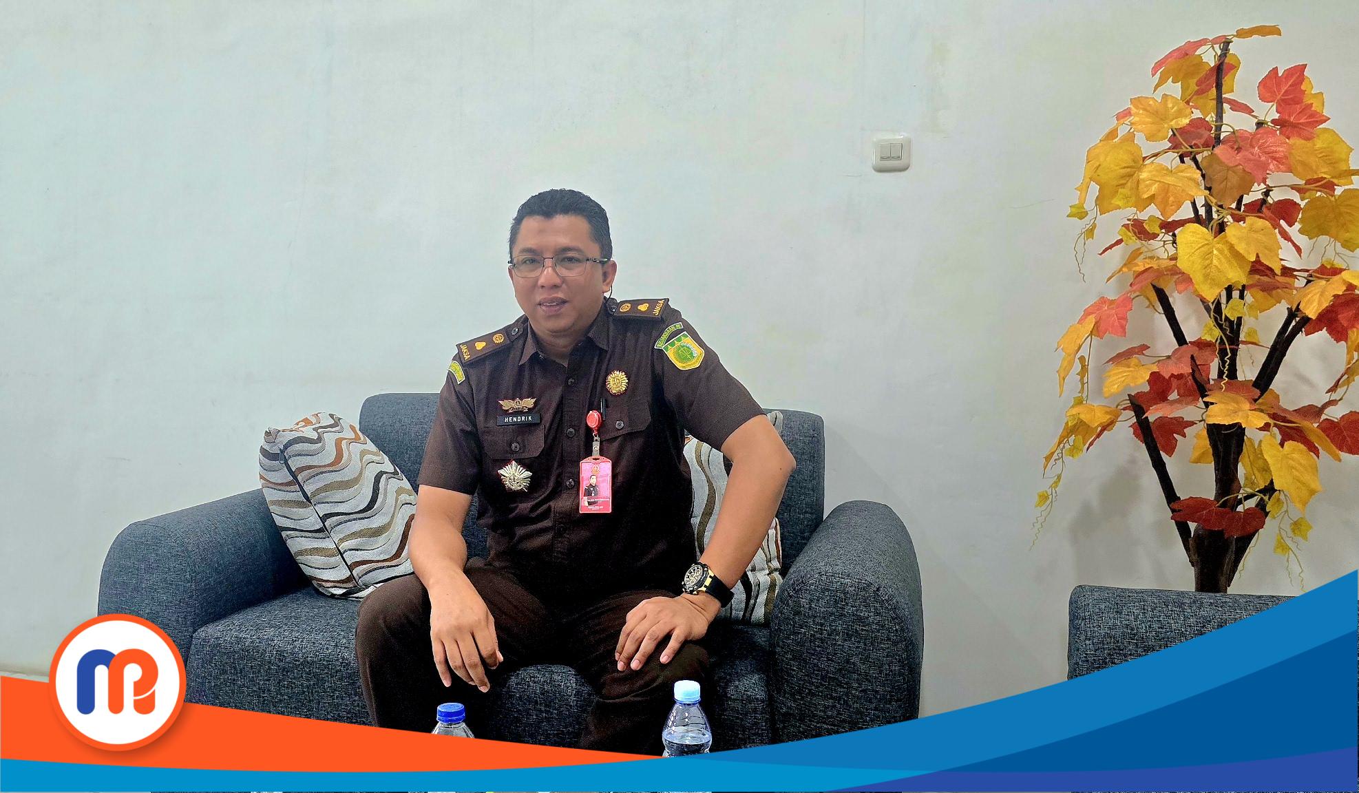 Kepala Seksi Pidana Umum (Kasi Pidum) Kejaksaan Negeri (Kejari) Bangkalan usai diwawancarai di ruang kerjanya