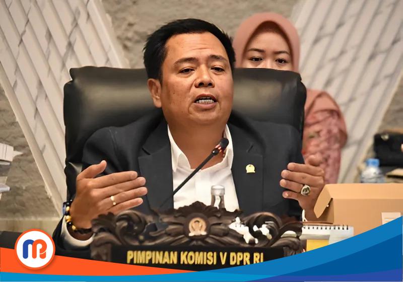 Ketua Komisi V DPR RI, Lasarus, saat memimpin rapat kerja bersama Menteri Pekerjaan Umum, Dody Hanggodo, di Gedung Nusantara, Senayan, Jakarta, Rabu (07/05/2025)